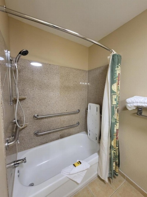 Best Western Plus Kelly Inn & Suites - image 3