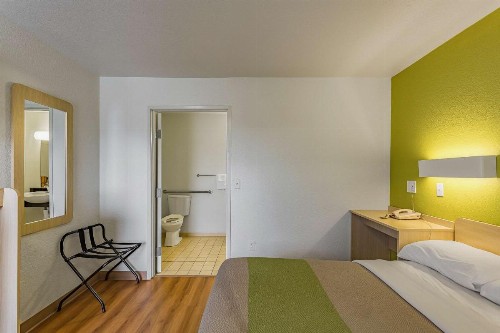 Motel 6-Billings MT - South - image 8