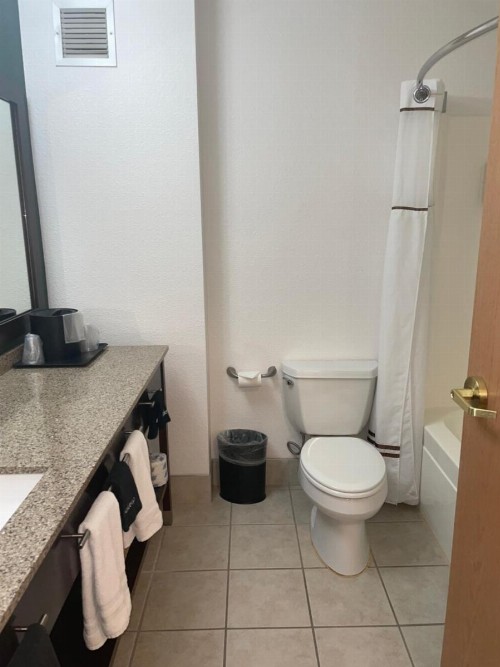 Boothill Inn and Suites - image 32