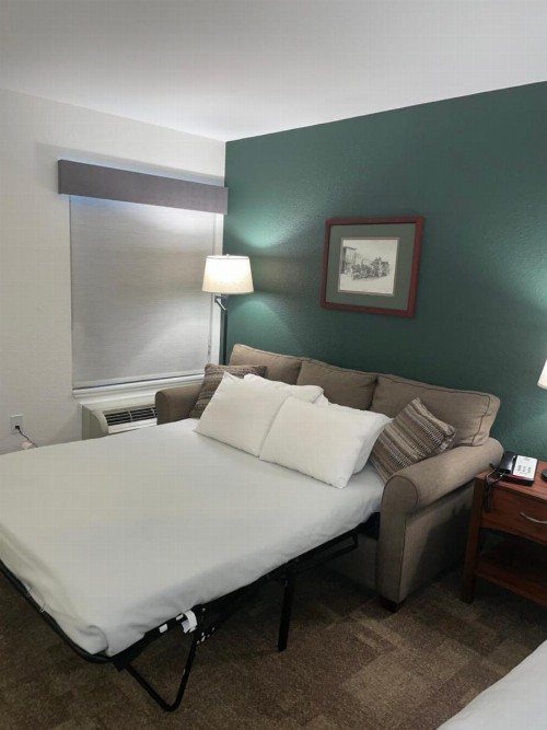 Boothill Inn and Suites - image 40