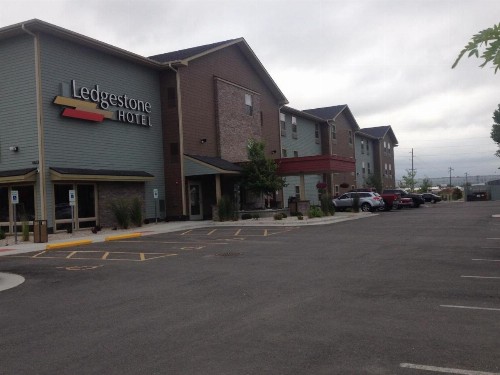 Ledgestone Hotel Billings - image 23