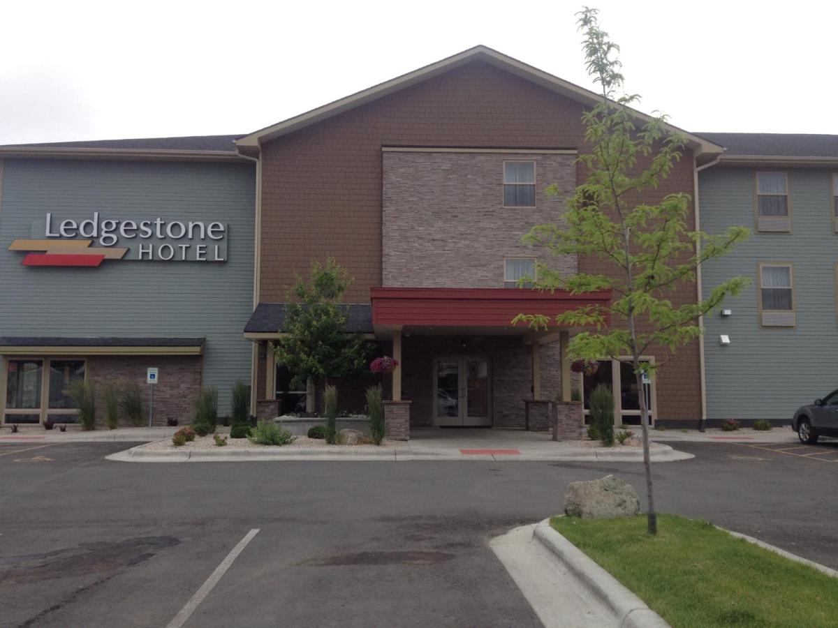 Ledgestone Hotel Billings - image 5