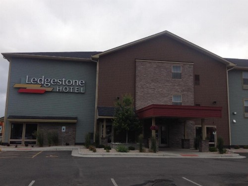 Ledgestone Hotel Billings - image 6