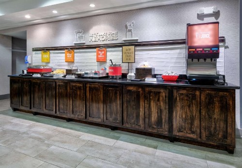 Hampton Inn Biloxi Beach Boulevard - image 28