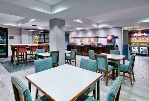 Hampton Inn Biloxi Beach Boulevard - image 43