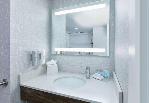 Hampton Inn Biloxi Beach Boulevard - image 44