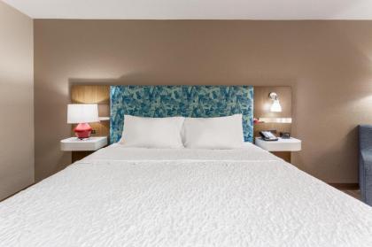 Hampton Inn Biloxi/Ocean Springs - image 13