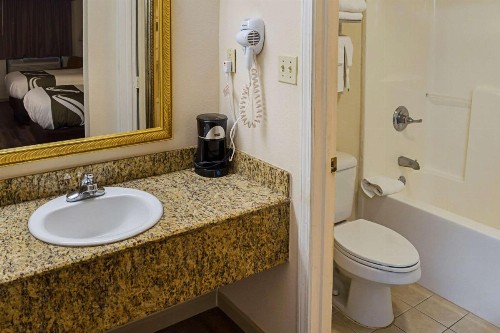 Quality Inn Biloxi Beach - image 18
