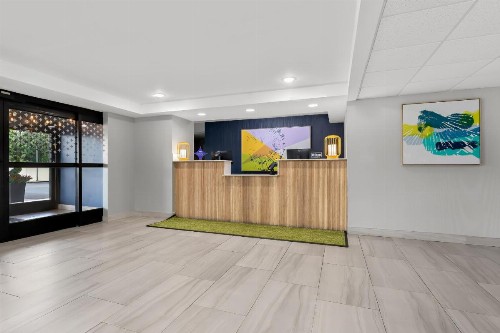 Best Western Plus Cypress Creek - image 2