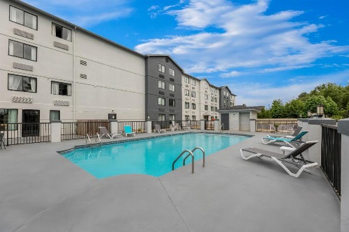 Best Western Plus Cypress Creek - image 21