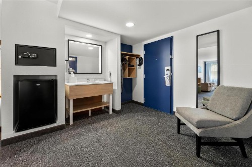 Best Western Plus Cypress Creek - image 36