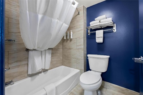 Best Western Plus Cypress Creek - image 38
