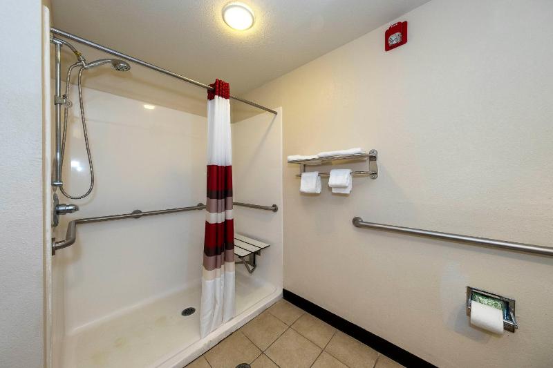 Red Roof Inn & Suites Biloxi - image 5
