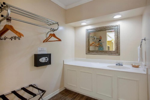 Edgewater Inn - Biloxi - image 23