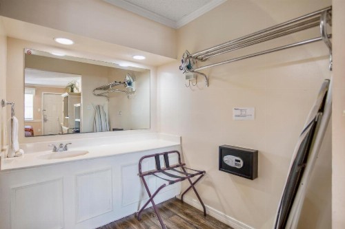 Edgewater Inn - Biloxi - image 26