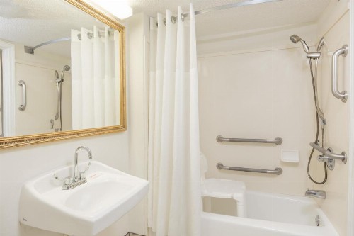 Days Inn by Wyndham Biloxi Beach - image 22