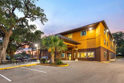 Days Inn by Wyndham Biloxi Beach - image 27