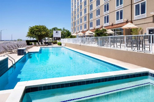 DoubleTree by Hilton Biloxi - image 14
