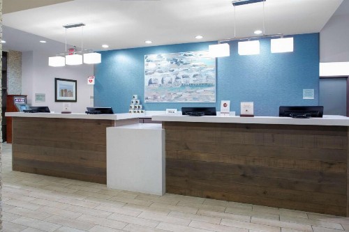 DoubleTree by Hilton Biloxi - image 15