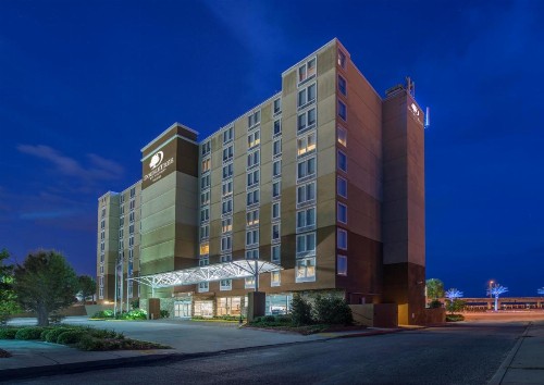 DoubleTree by Hilton Biloxi - image 32