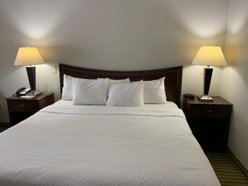 Days Inn by Wyndham Ocean Springs - image 15