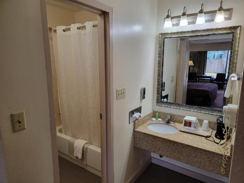 Econo Lodge Biloxi Beach North - image 21