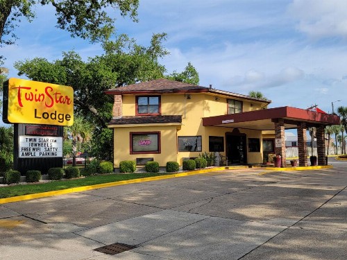 Econo Lodge Biloxi Beach North - image 32
