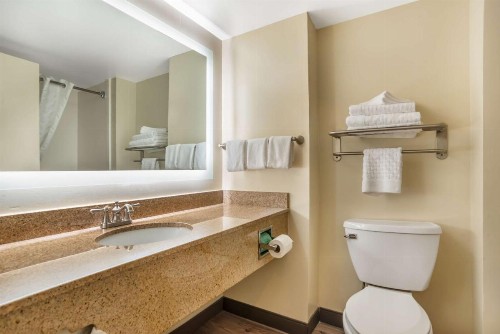 Best Western Oak Manor - image 18