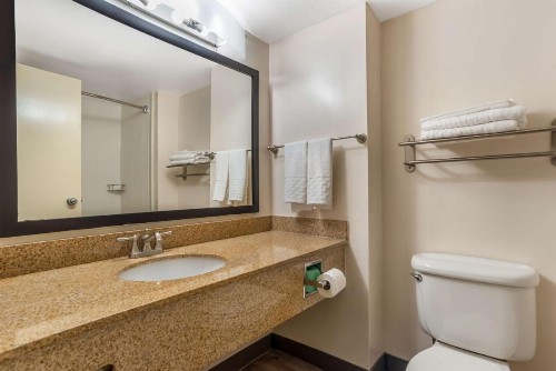Best Western Oak Manor - image 21