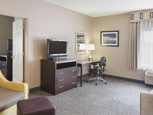 La Quinta by Wyndham Biloxi - image 11
