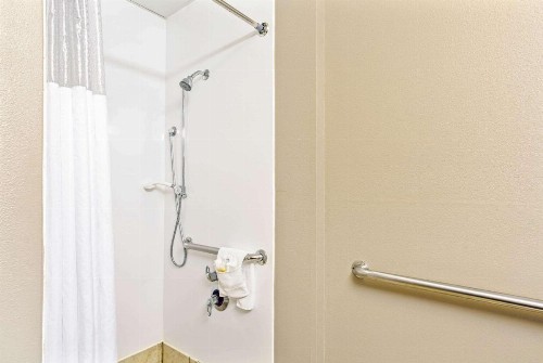 La Quinta by Wyndham Biloxi - image 20