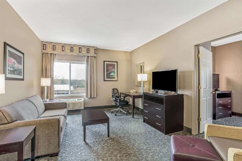 La Quinta by Wyndham Biloxi - image 33
