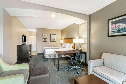 La Quinta by Wyndham Biloxi - image 37