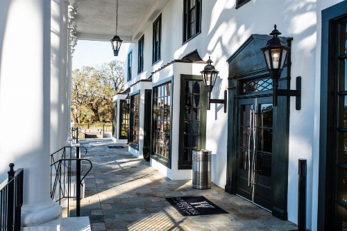 White House Hotel - image 26