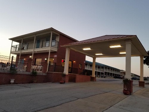 Star Inn Biloxi - image 5