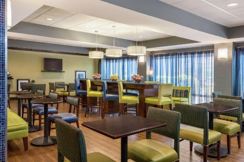 Hampton Inn Birmingham-Trussville - image 4