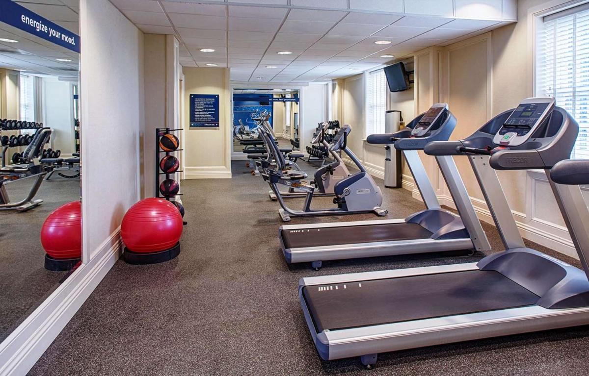 Hampton Inn & Suites Birmingham-Downtown-Tutwiler - image 2