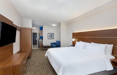 Holiday Inn Express Hotel & Suites Birmingham - Inverness 280 an IHG Hotel - image 28