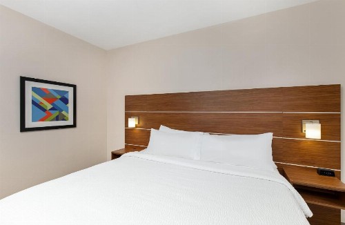 Holiday Inn Express Hotel & Suites Birmingham - Inverness 280 an IHG Hotel - image 45