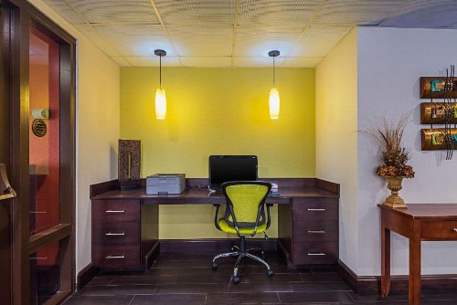 Quality Inn Airport - Southeast - image 10