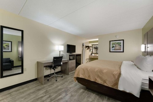 Quality Inn Airport - Southeast - image 11