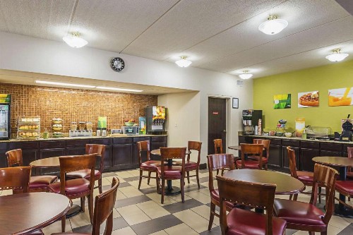 Quality Inn Airport - Southeast - image 17
