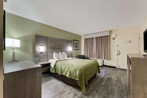 Quality Inn Airport - Southeast - image 9