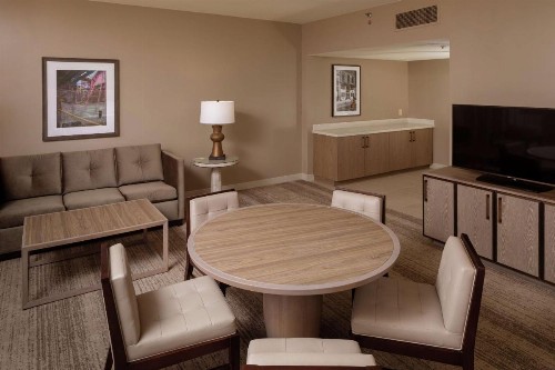 Hilton Birmingham at UAB - image 29