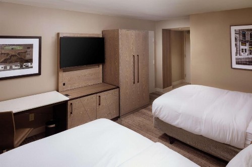 Hilton Birmingham at UAB - image 33