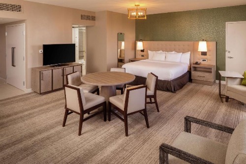 Hilton Birmingham at UAB - image 37