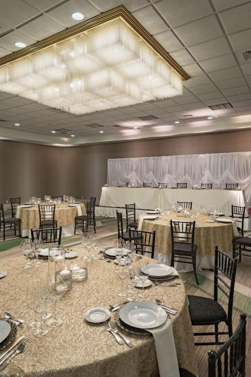 Hilton Birmingham at UAB - image 38
