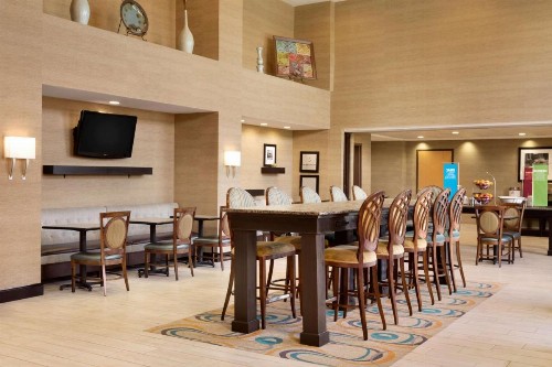 Hampton Inn & Suites Birmingham Airport Area - image 10