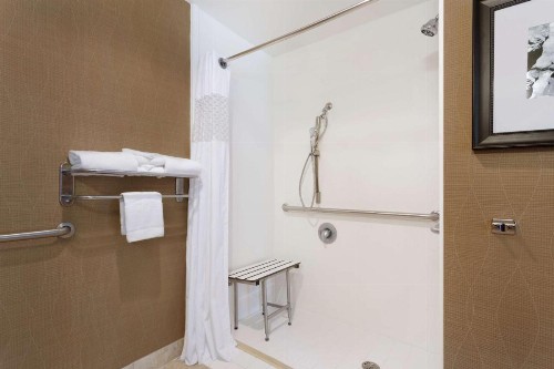 Hampton Inn & Suites Birmingham Airport Area - image 16