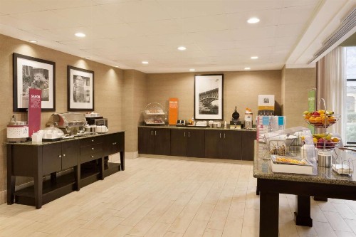 Hampton Inn & Suites Birmingham Airport Area - image 17